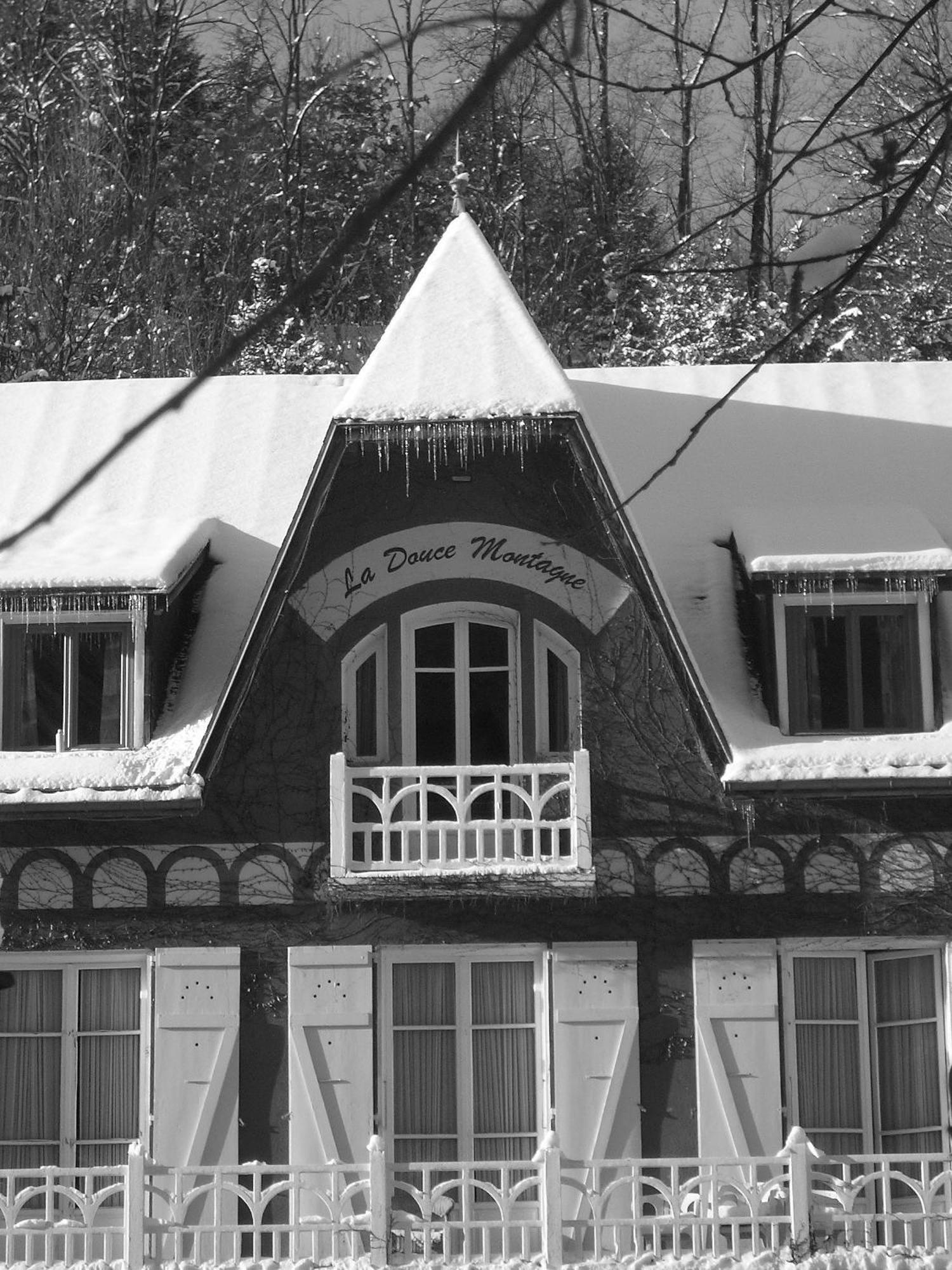 Auberge La Douce Montagne Allemont Exterior photo