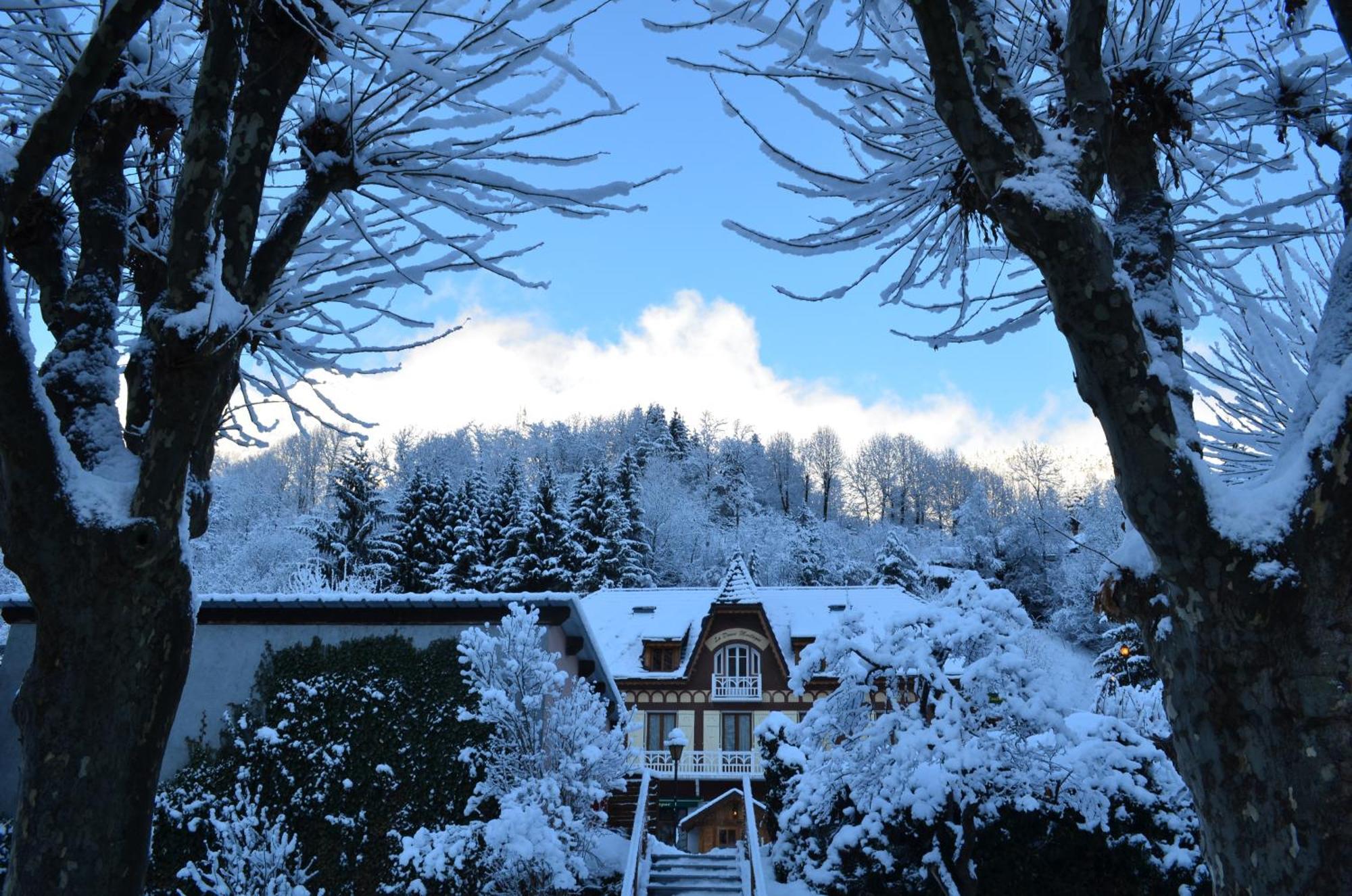 Auberge La Douce Montagne Allemont Exterior photo