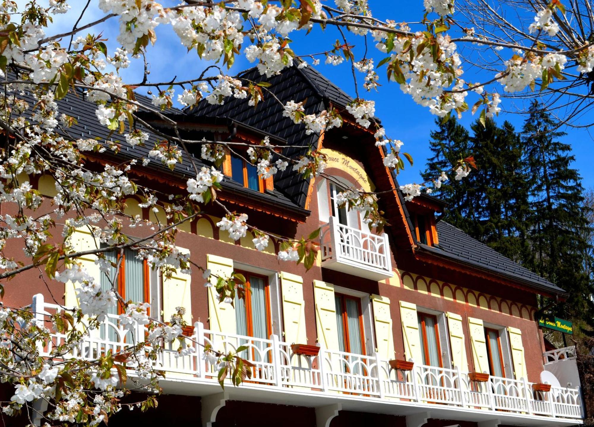 Auberge La Douce Montagne Allemont Exterior photo